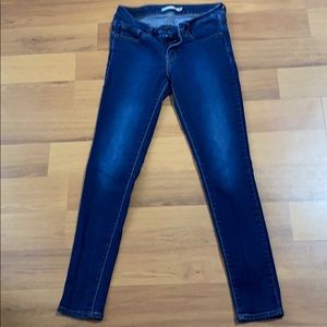 Levi’s - 711 Skinny Sz 25 short fit